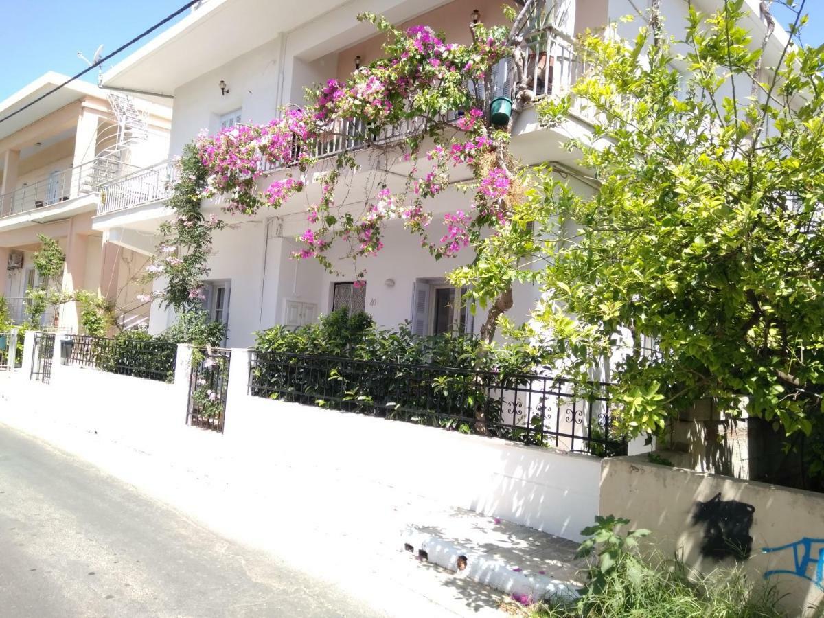 Zacharoula'S Home Chrissi Akti Chania Exterior foto